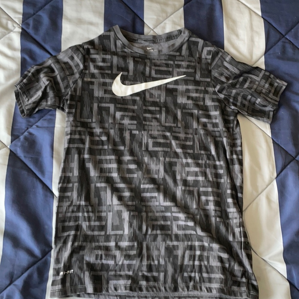 Boys XL Nike Elite T-shirt